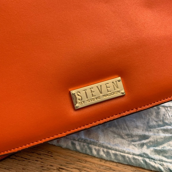 NWOT Neon Orange Steven by Steven Madden Cross Body Purse - Picture 4 of 4